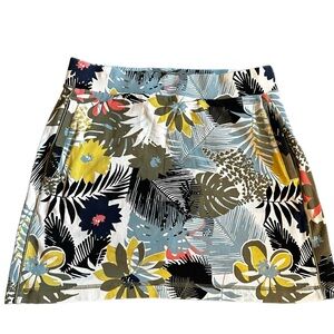 T by Talbots tropical yoga everyday skort women’s size medium. Zipper pockets